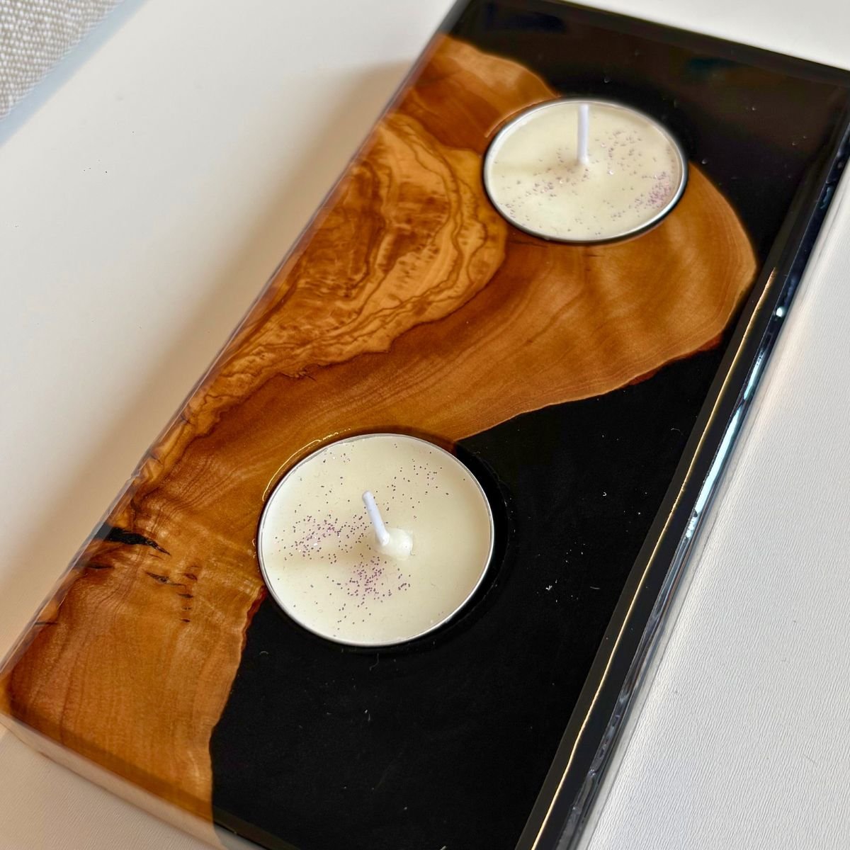 Posavelas con madera de olivo y resina