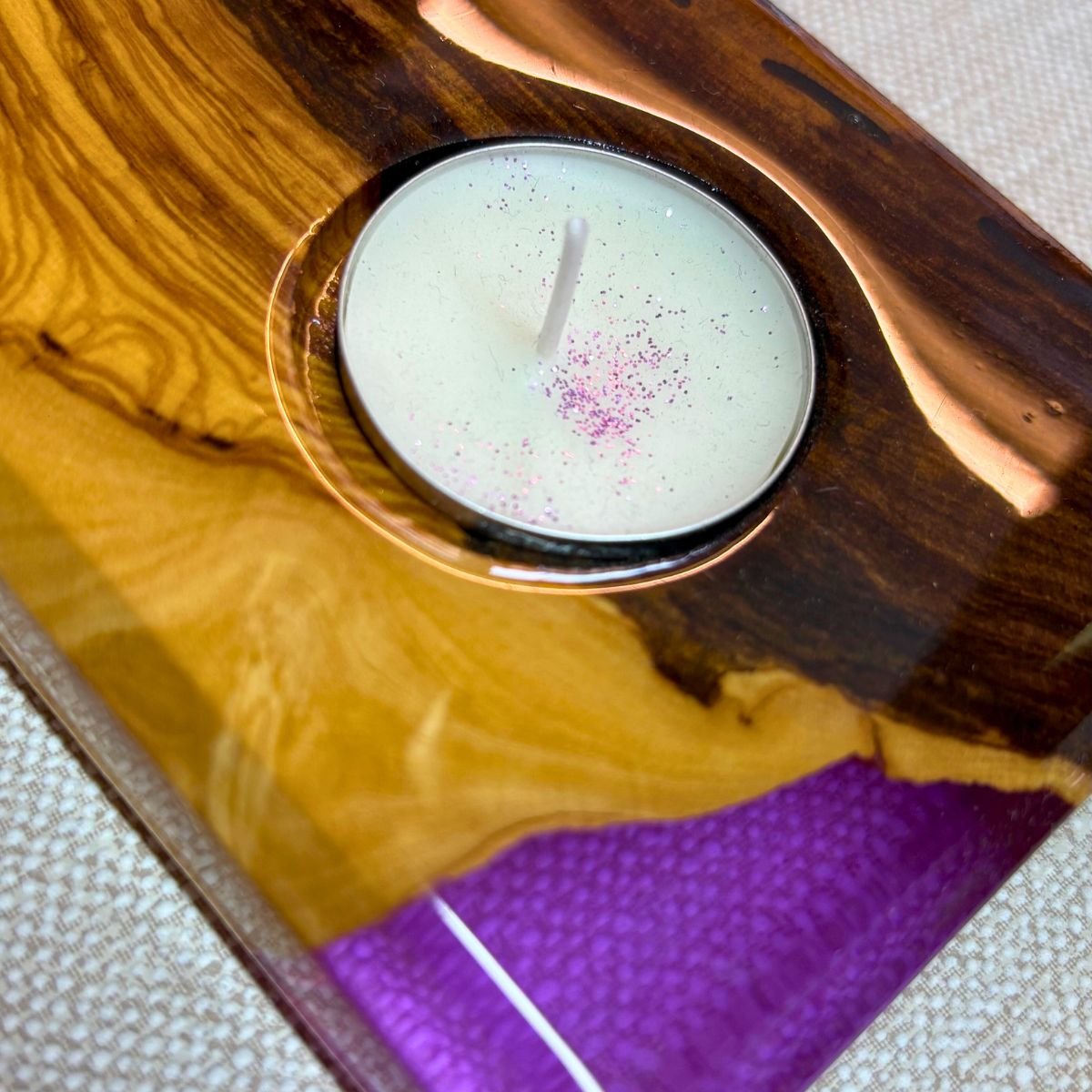 Posavelas con madera de olivo y resina