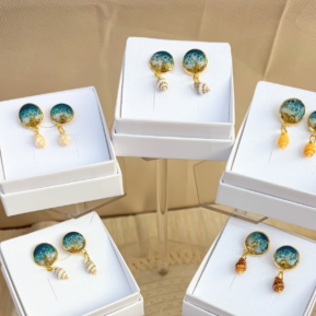 Pendientes efecto mar en resina